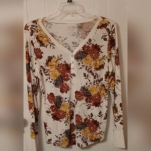 Cool casual floral top Size XL by Time and Tru New and Never Worn